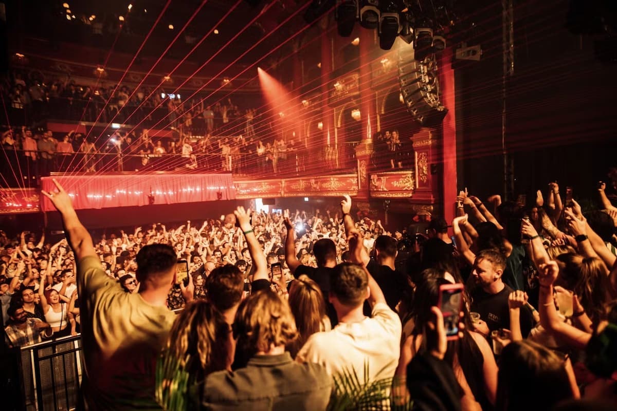 KOKO - The Stage